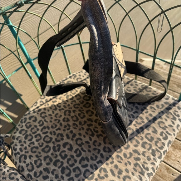 BED|STU Black Leather Boss Bag with Vintage Appeal - Picture 5 of 6